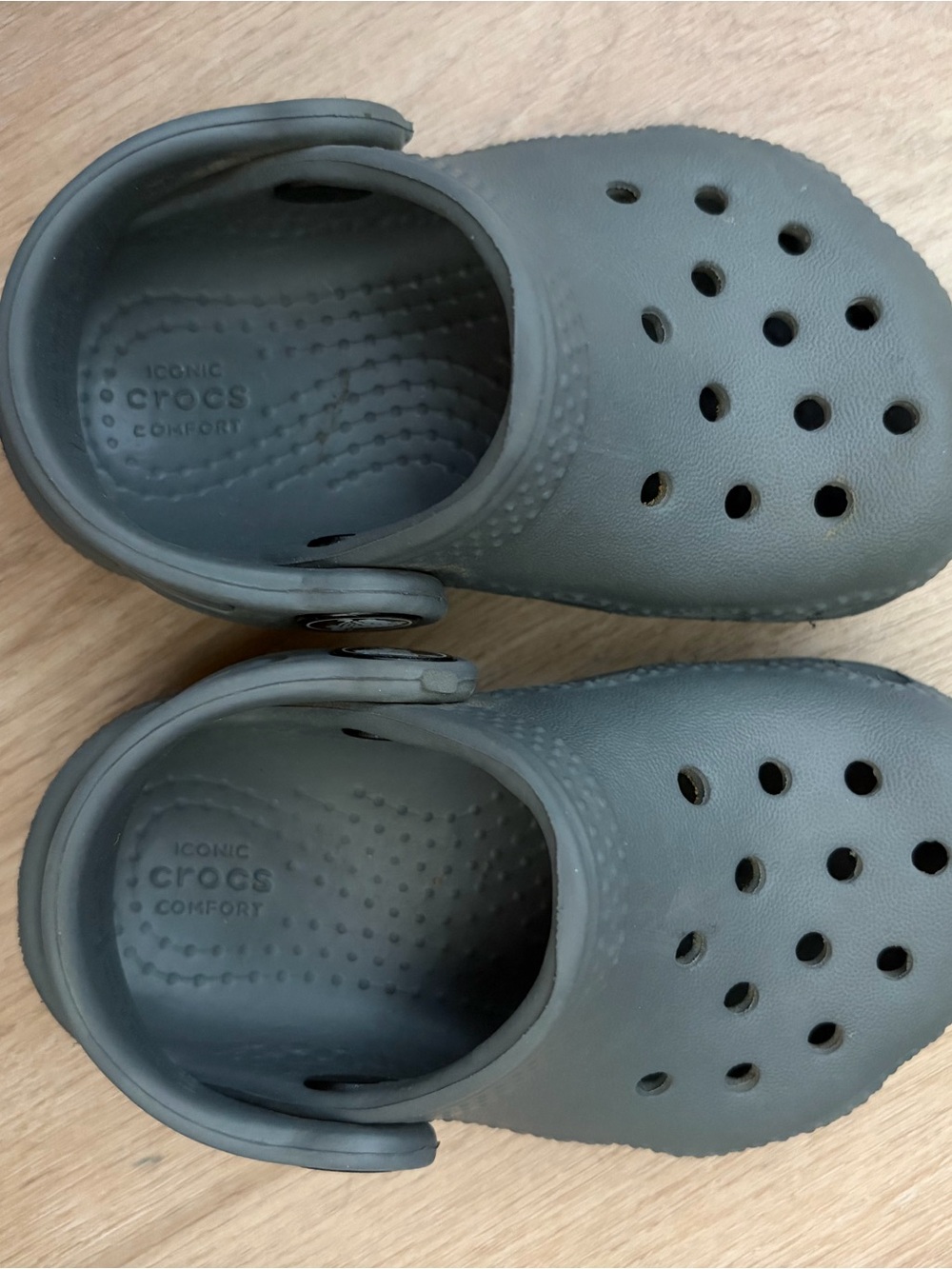 CROCS Kids Classic Clogs in Charcoal Gray